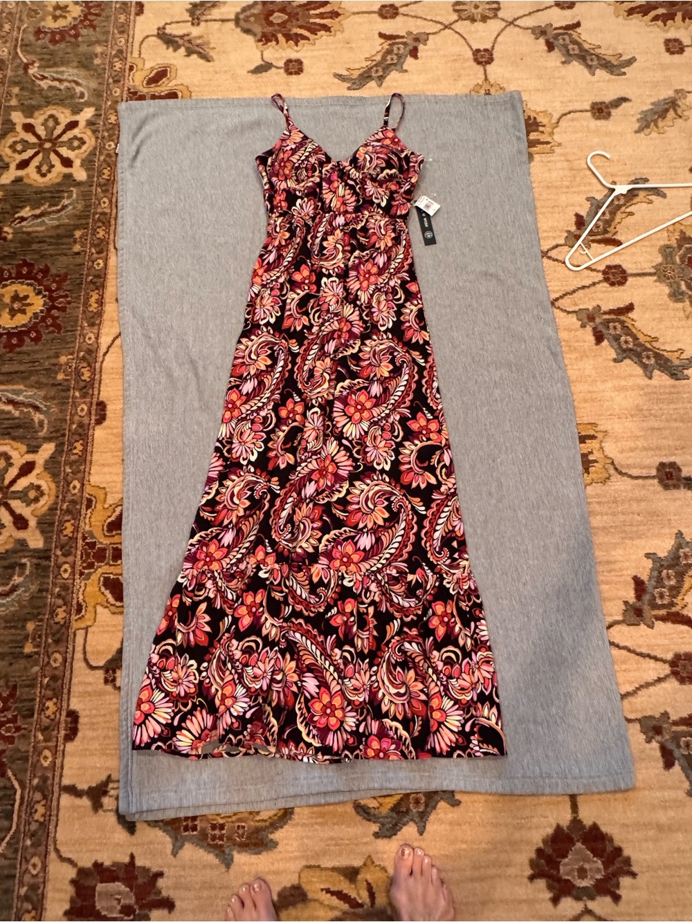 Wish Pink Floral Spaghetti-Strap Maxi Dress on Black - Picture 4 of 8